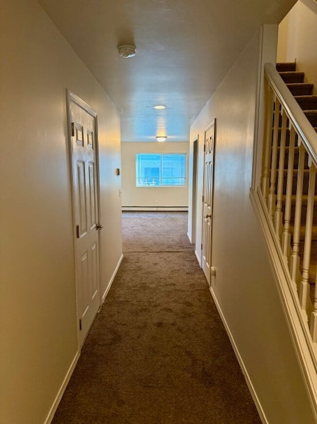 Building Photo - 3 Bedroom, 2.5 Bathroom Townhouse; Short Drive to MSU Campus