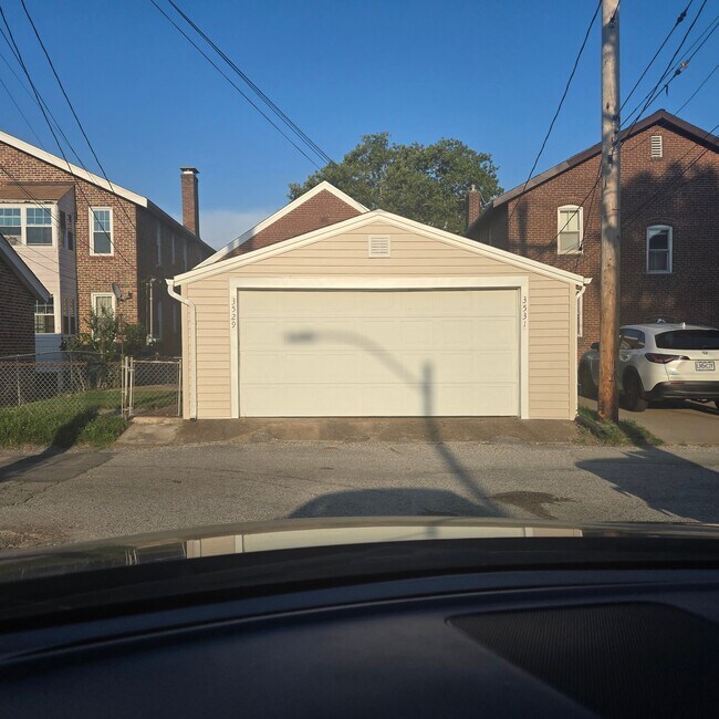 Building Photo - 3529 Lawn Ave