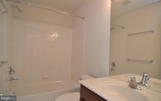 Building Photo - 23 Lumber Mill Ln