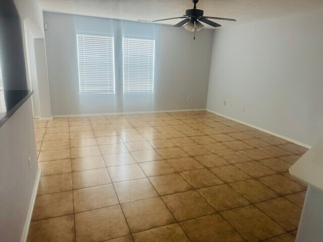 Building Photo - 10411 Iris Lake Ct
