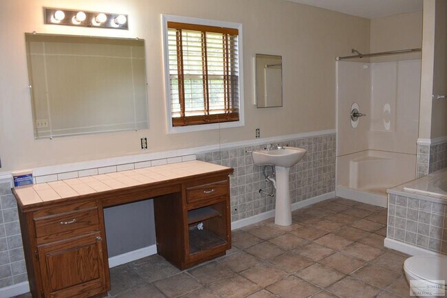 Building Photo - 5830 Lost Creek Dr