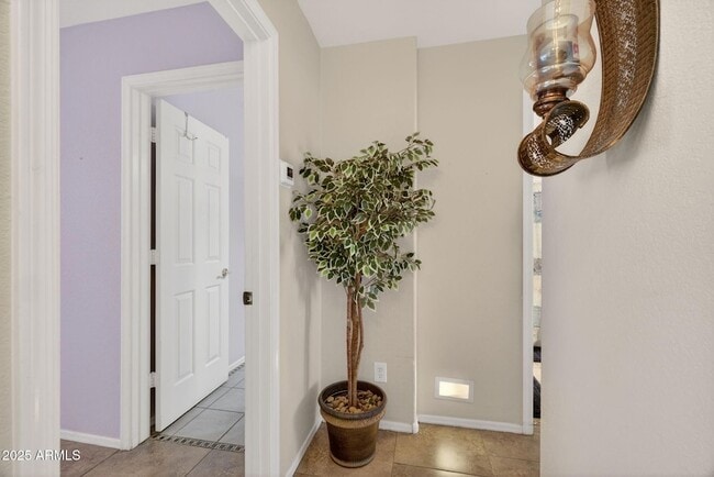 Building Photo - 1831 E Lindrick Dr