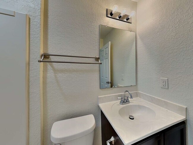 Building Photo - 27305 Paraiso Manor