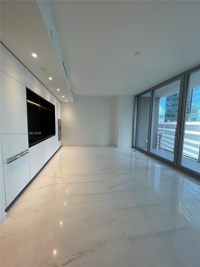 Building Photo - 300 Biscayne Blvd Way