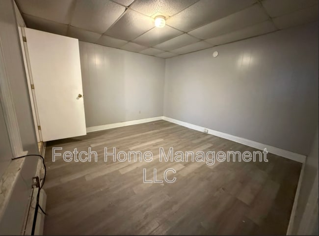 Building Photo - 610 N 9th St