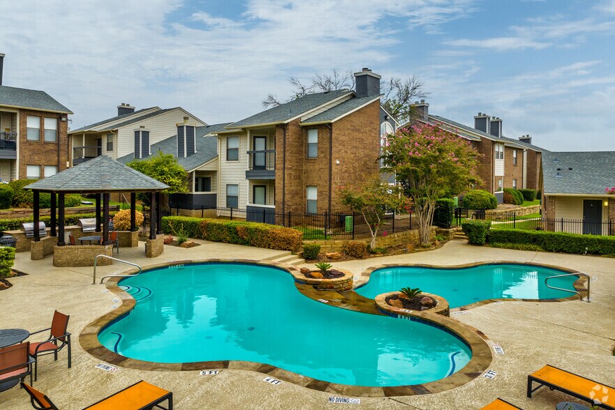 Ridgeview Place Apartments 3725 W Northgate Dr Irving TX 75062