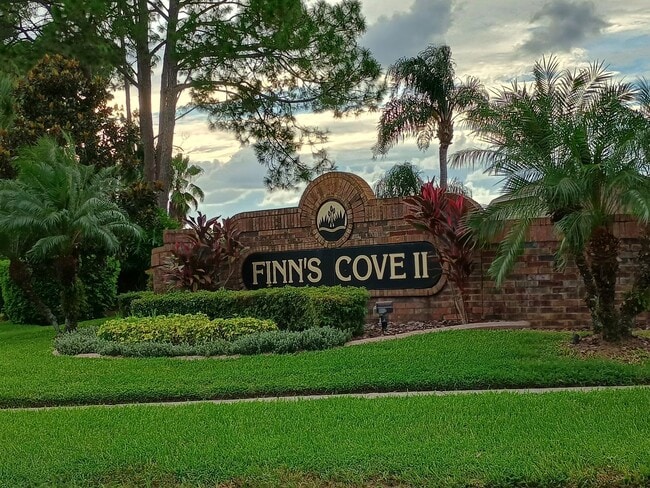 Building Photo - Lovely Remodeled 4/2 Home