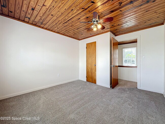 Building Photo - 2811 Indian River Dr
