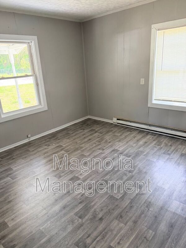 Building Photo - 359 Davis St