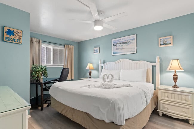 Building Photo - 8743 Thomas Dr