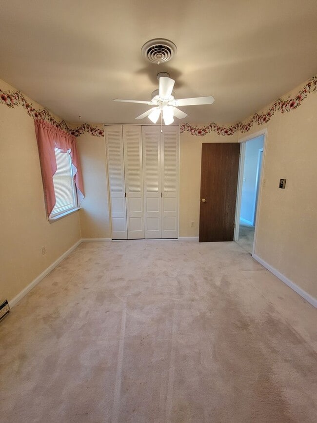 Building Photo - 7170 Ruritan Dr