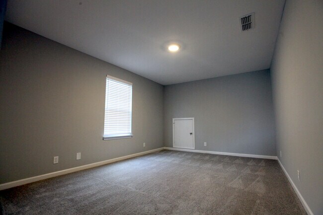 Building Photo - 3718 Black Powder Ln