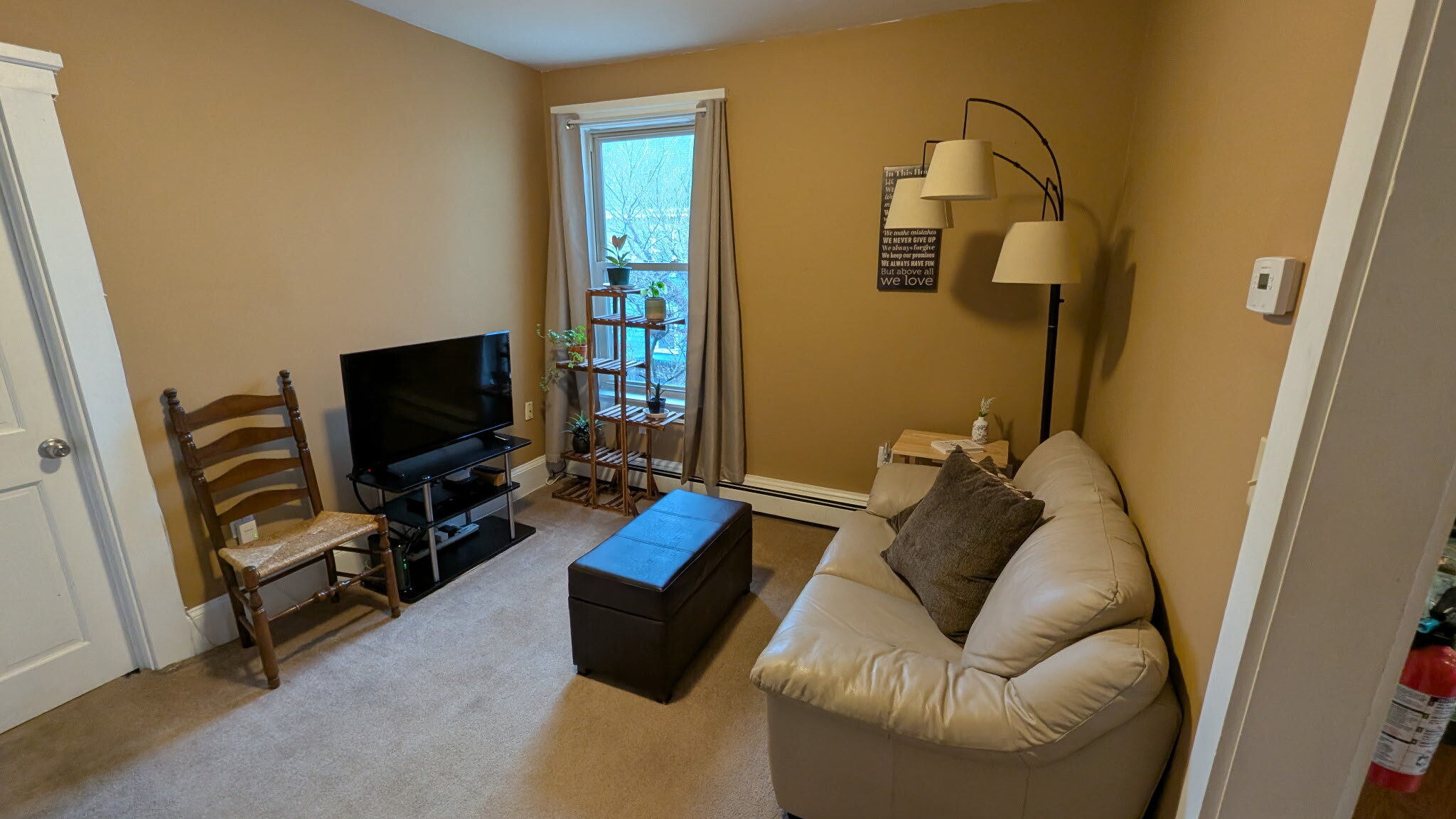 Building Photo - 13 Home St