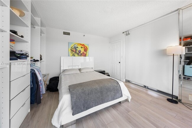 Building Photo - 3530 Mystic Pointe Dr