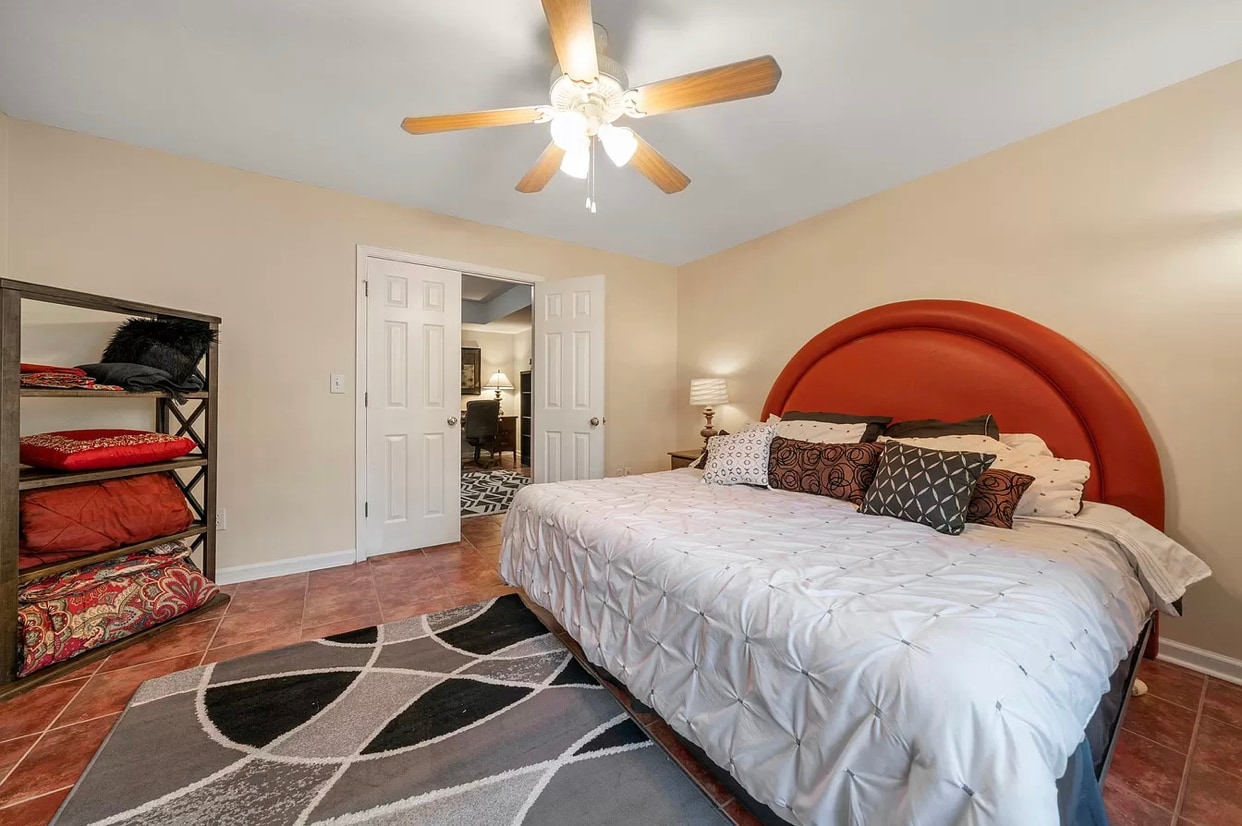 Bedroom - 509 Gallery Plz