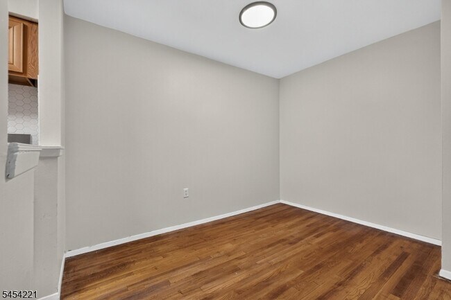 Building Photo - 765 Vose Ave