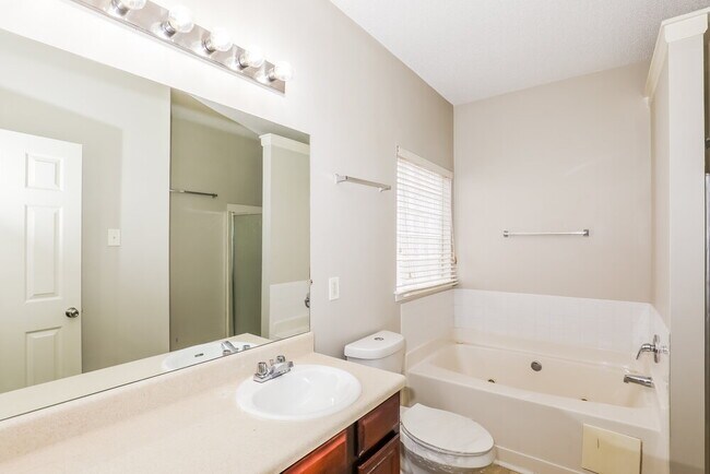 Building Photo - 7796 Newbury Dr