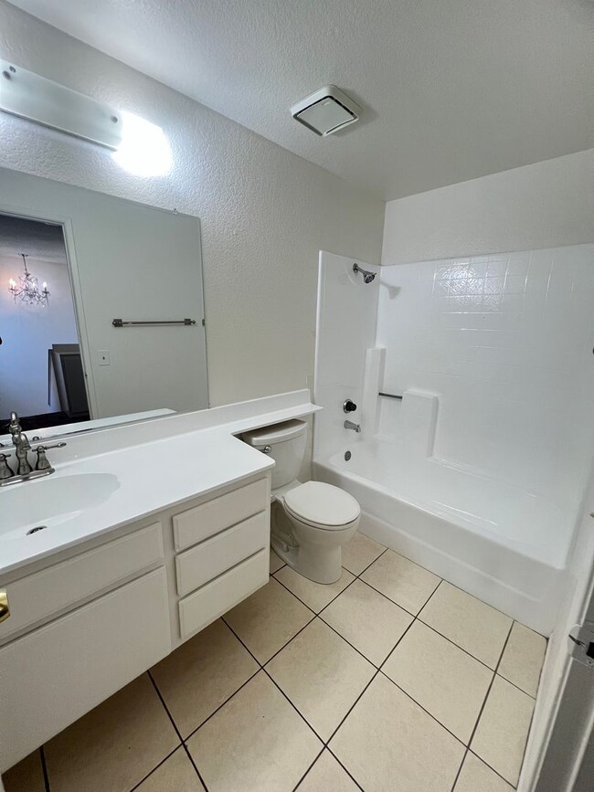 Building Photo - **MOVE IN DEPOSIT SPECIAL** 2 Bedroom 2.5 ...