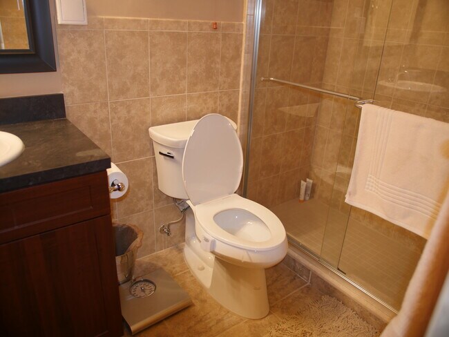 Building Photo - 2769 Garden Dr S