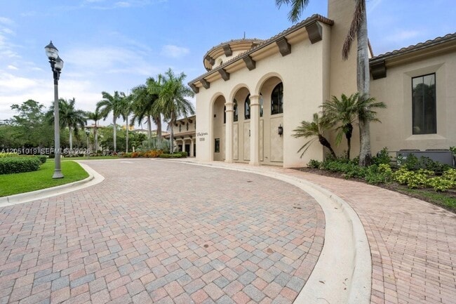 Building Photo - 2900 NW 125th Ave
