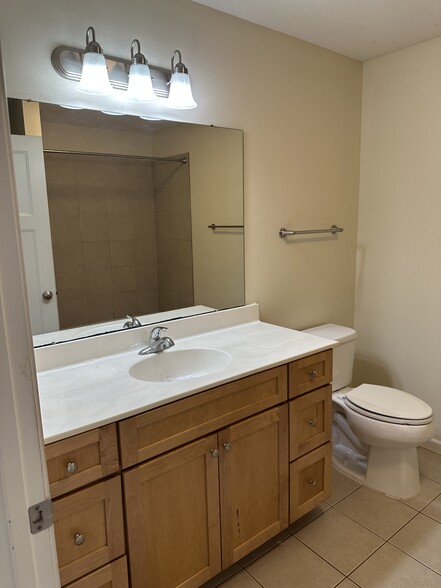 Building Photo - 2404 3rd Ave SE