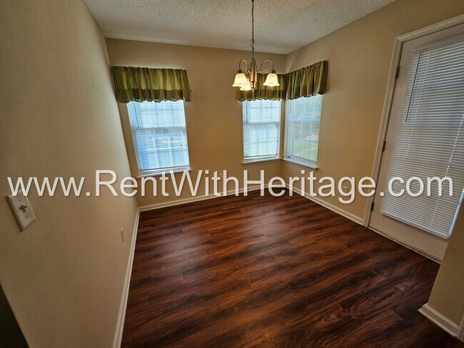 Building Photo - WOW!!! GORGEOUS HOME IN POPULAR CREEKSIDE SUBDIVSION / SWIM / TENNIS / UPGRADES GALLORE