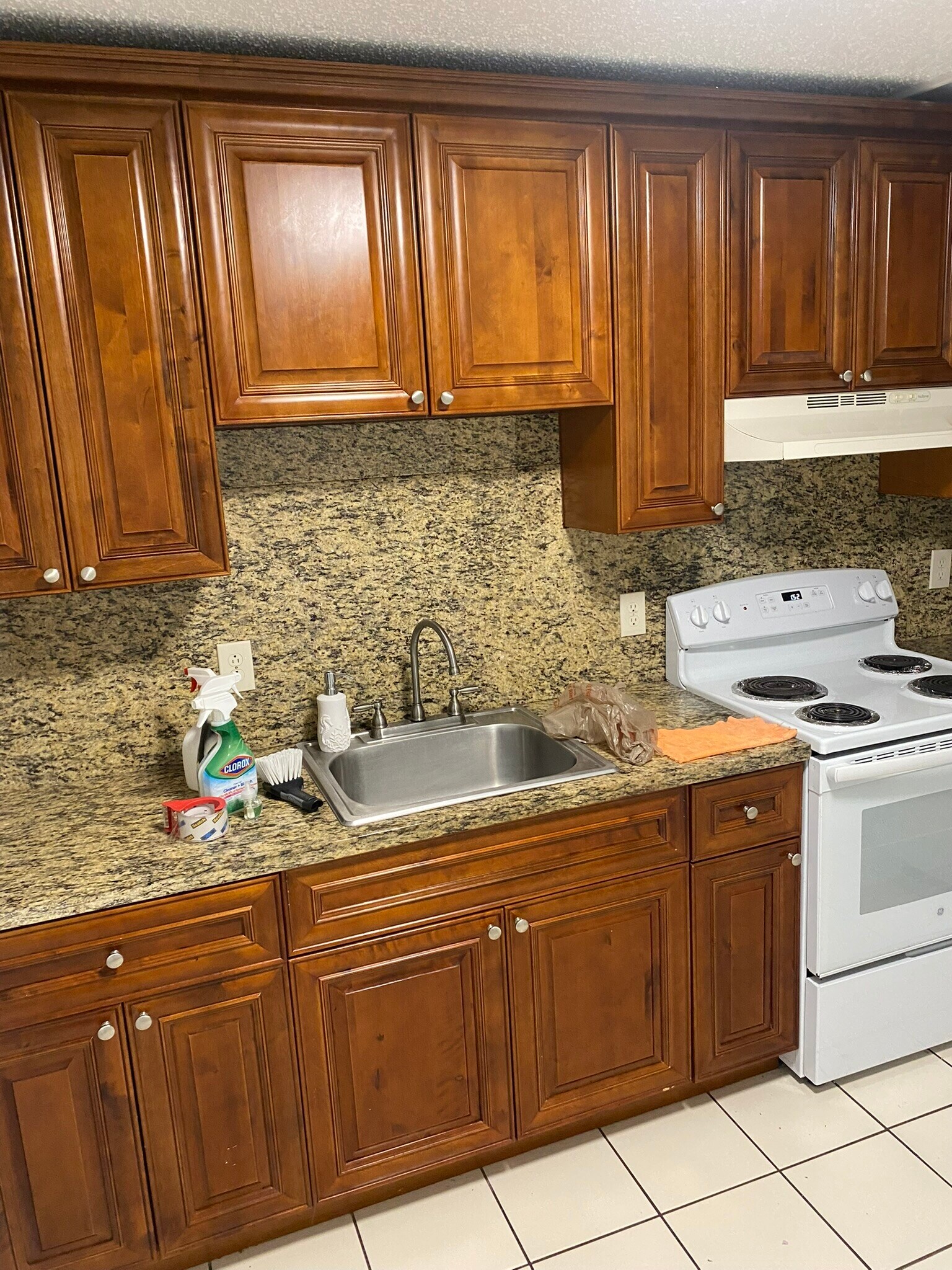 Building Photo - 3483 Coral Springs Dr