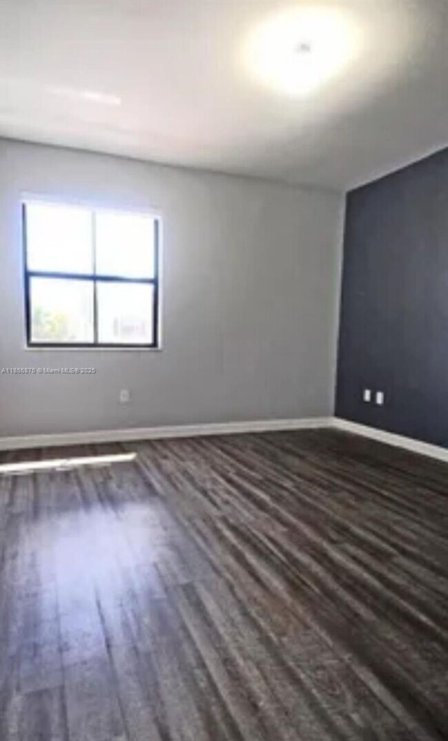 Building Photo - 3521 W 86th Terrace