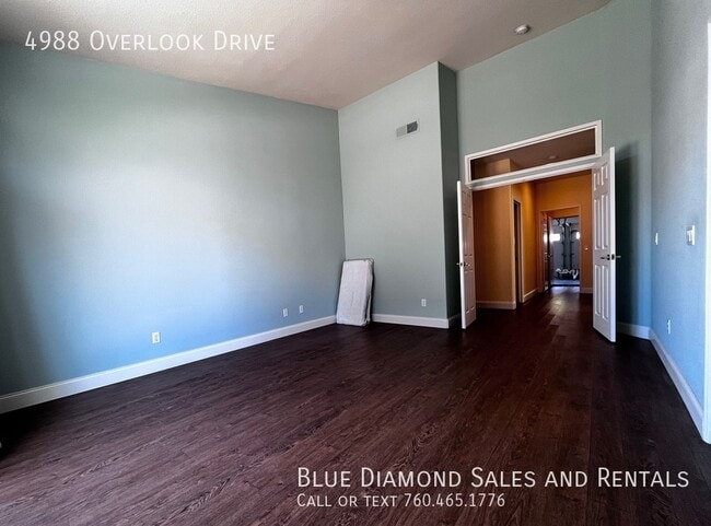 Building Photo - 4988 Overlook Dr