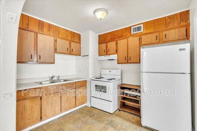 Building Photo - 1702 E.35TH St.