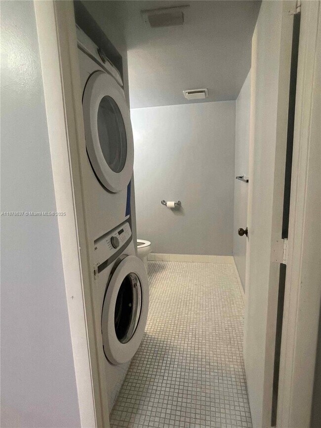 Building Photo - 5550 NW 44th St