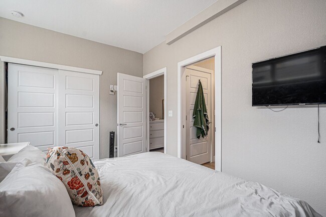 Building Photo - Experience Elevated Living at Dominic Row