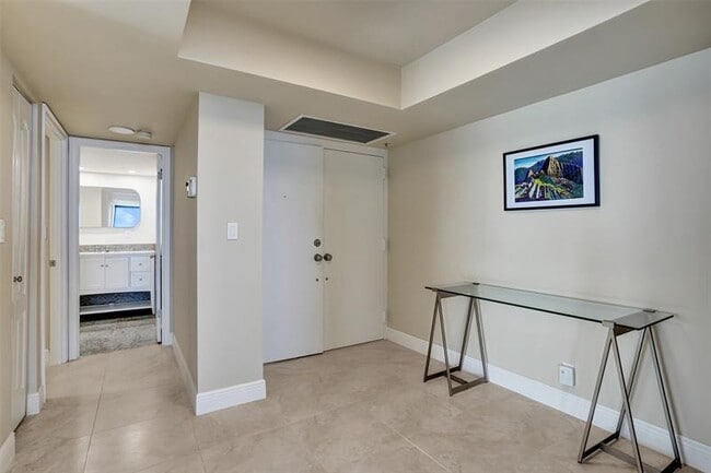 Building Photo - 5510 N Ocean Dr