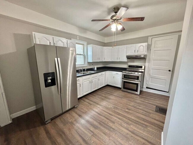 Building Photo - 6407 Dibble Ave