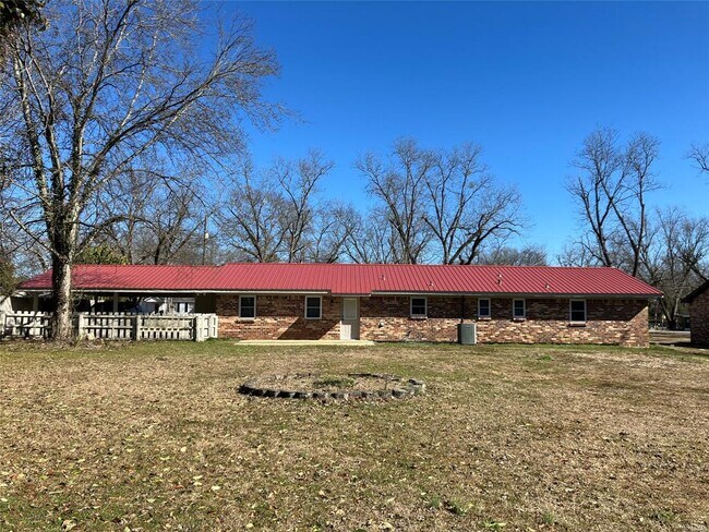 Building Photo - 5421 Shady Dr