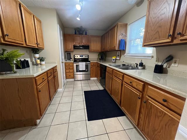 Building Photo - 1112 Cardinal Oaks Dr