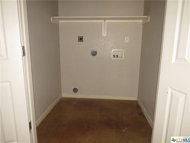 Building Photo - 4409 Brutus Ln