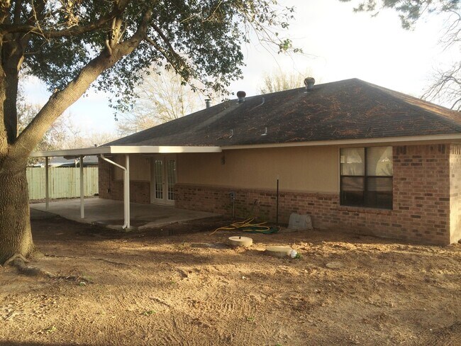 Building Photo - 10616 Debbie Ln