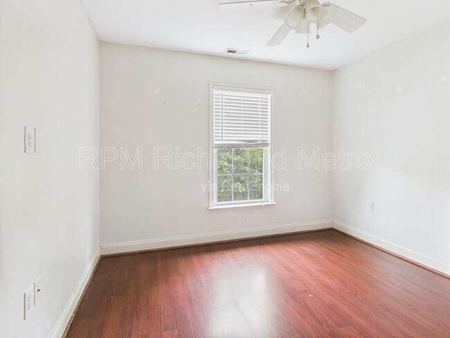 Building Photo - 1712 Kemper St