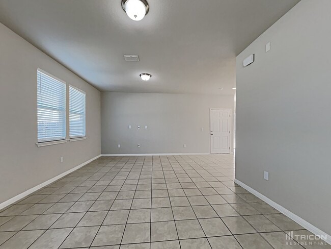 Building Photo - 5343 Marsh Ln