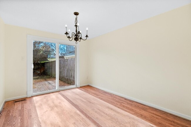 Building Photo - 152 Fairfield Dr