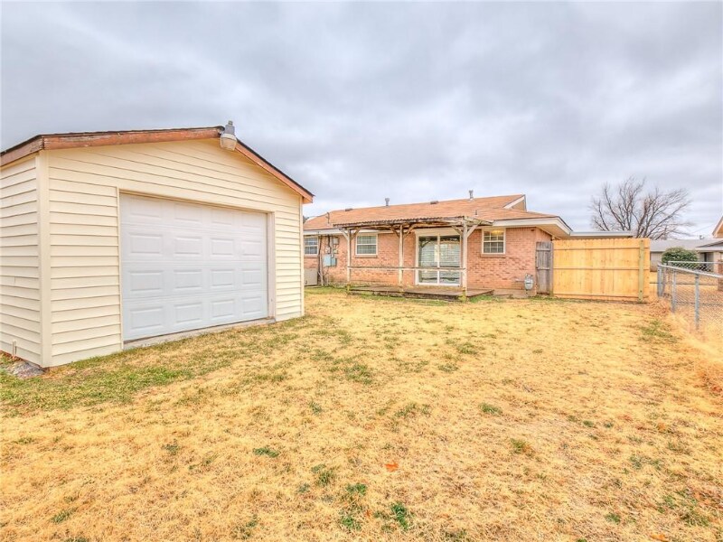 Building Photo - 2717 SW 80th St