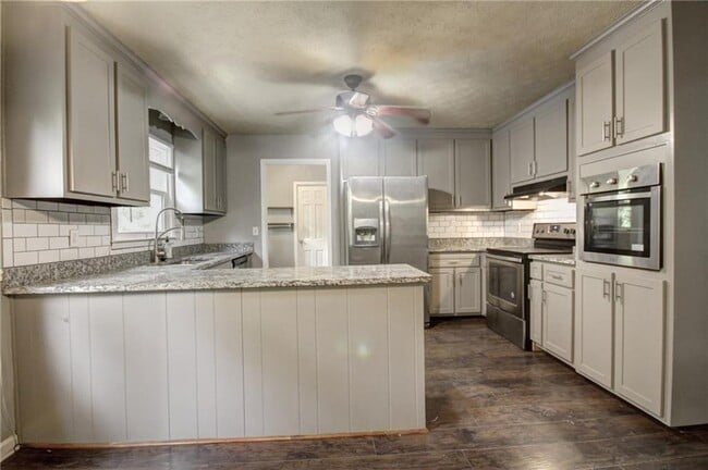 Building Photo - 2450 Horseshoe Bend Rd SW