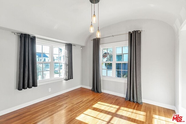 Building Photo - 2630 S Bedford St