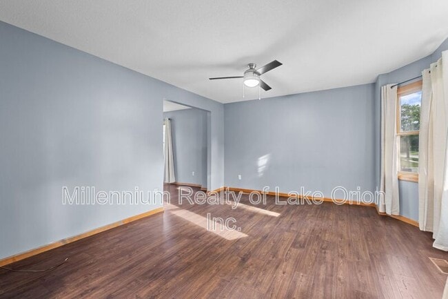 Building Photo - 303 S Saginaw St