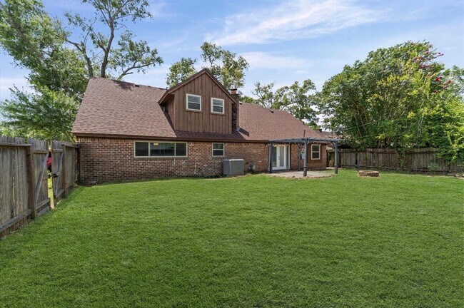 Building Photo - 427 Whitecap Dr