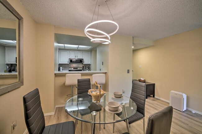 Building Photo - 611 SW 5th Ct