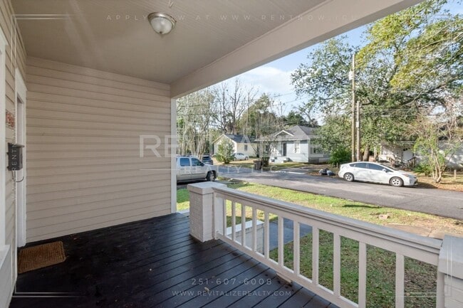 Building Photo - Charming Lower Midtown Cottage