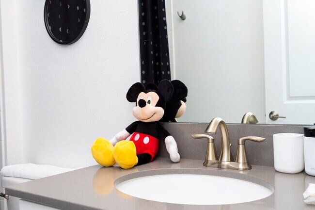 Building Photo - 4319 Scene Ln