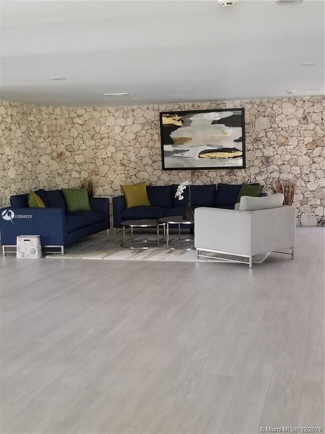 Building Photo - 8005 SW 107th Ave